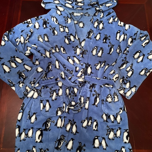 Vera Bradley Other - Vera Bradley Blue Penguin Hooded Plush Kids Robe